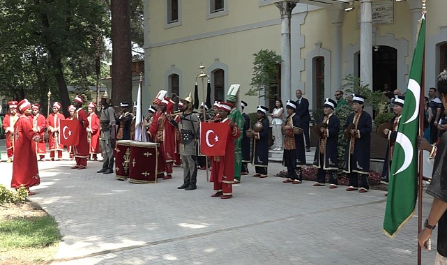 Bursa’da 25 Ülkeden Öğrenciler Mehter Geleneğinde Buluştu