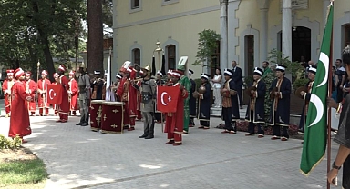 Bursa’da 25 Ülkeden Öğrenciler Mehter Geleneğinde Buluştu