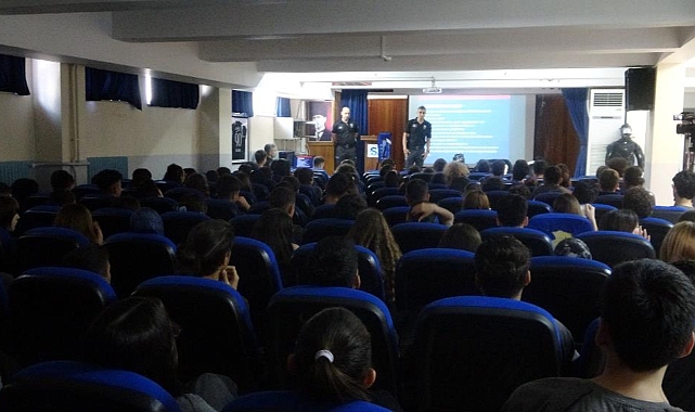 Bursa’da Deniz Polisi Öğrencilere Boğulma Tehlikesine Karşı Eğitim Verdi