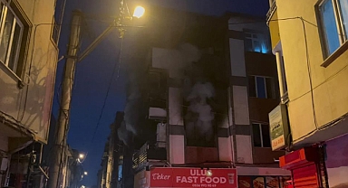 Bursa’da Korkutan Yangın: Anne, Baba ve 3 Çocuk Dumandan Etkilendi 