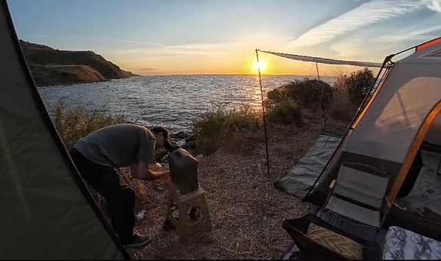 Bursa Mudanya’da Kamp Alanına Giren Çakal Ekmeği Kapıp Kaçtı