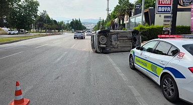 Bursa Nilüfer'de Korkutan Kaza: Otomobil Takla Attı 