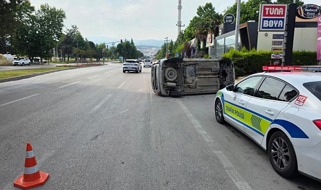 Bursa Nilüfer'de Korkutan Kaza: Otomobil Takla Attı
