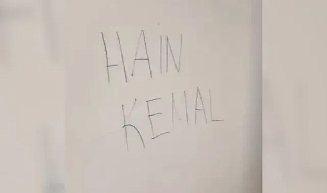 CHP Genel Merkezi’nde ‘Hain Kemal’ Yazısı İddiası: Gökçe Gökçen’den Açıklama