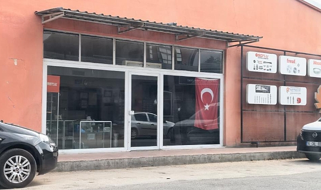 İnegöl’de Gece Yarısı Silahlı Saldırı: İşyerine Kurşun Yağdırdılar