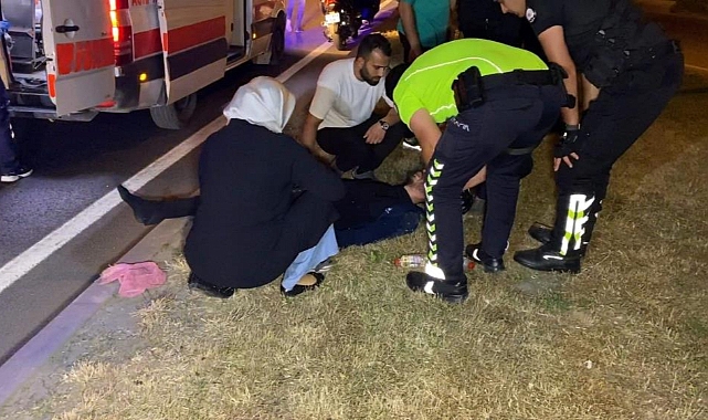 İnegöl motosiklet kazasında yaralanan gencin elini annesi bir an olsun bırakmadı 