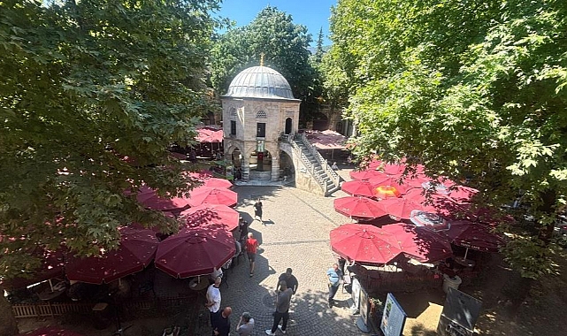 Kozahan’da restorasyon belirsizliği: masa-sandalye kaldırıldı, süreç ertelendi, tartışma büyüdü