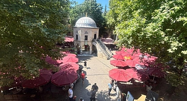 Kozahan’da restorasyon belirsizliği: masa-sandalye kaldırıldı, süreç ertelendi, tartışma büyüdü