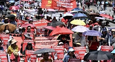 Meksika’da Öğretmenler Süresiz Greve Başladı: Binlerce Eğitimci Sokakta