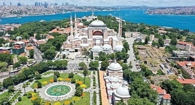 Ayasofya'da İlk Cuma Namazının Üzerinden 6 Yıl Geçti