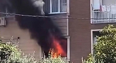 Bursa’da ev yangını paniği! Alevler kısa sürede binayı sardı