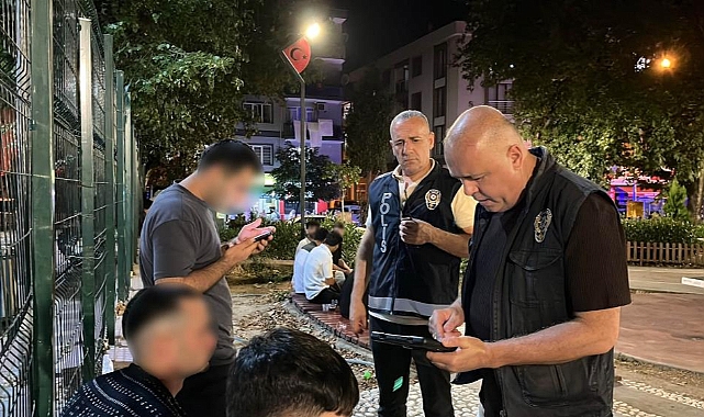 Bursa’da huzur operasyonu! 14 aranan şahıs yakalandı, 724 bin lira ceza kesildi