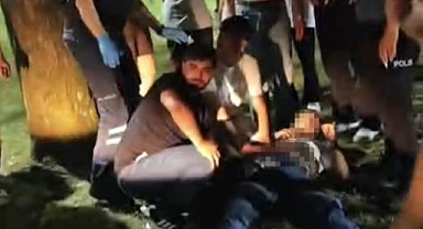 Bursa’da Parkta ‘Yan Bakma’ Kavgası: 15 Yaşındaki Genç Bıçaklandı