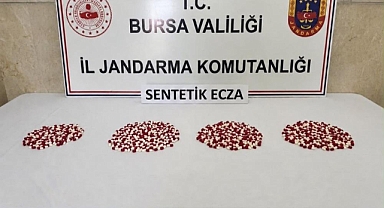 Bursa'da Uyuşturucu Operasyonu: Bin 98 Sentetik Ecza Hap Ele Geçirildi