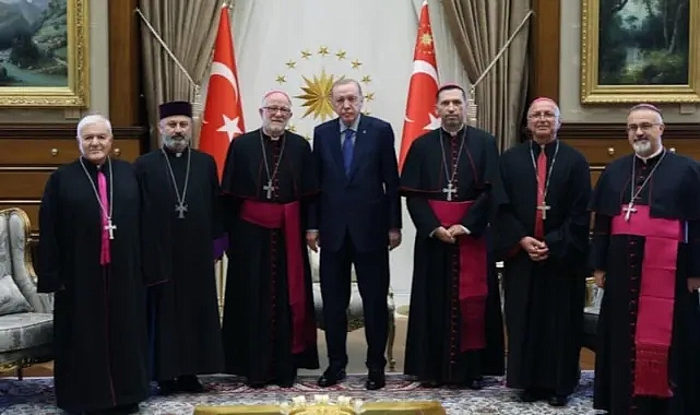 Erdoğan, Katolik Episkoposlar Heyetini Külliye’de Kabul Etti