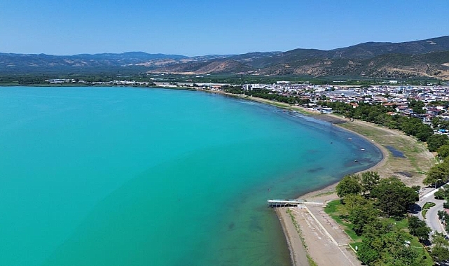İznik Gölü Turkuaza Büründü! Bazilika Kartpostallık Görüntüler Oluşturdu