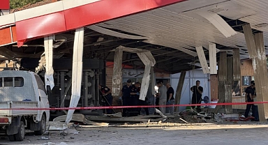 İznik'te Kömür Yüklü Tır Akaryakıt İstasyonuna Daldı: 1 Ölü, 2 Yaralı