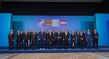 NATO Liderleri Ankara'da Aile Fotoğrafı İçin Bir Araya Geldi