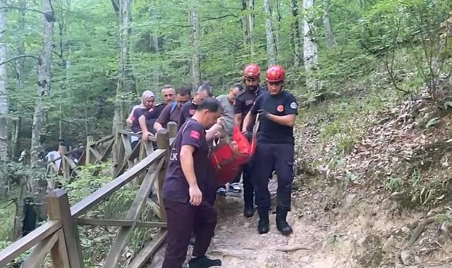 Oylat Şelalesi'nde Yaralanan Kadın 2 Kilometrelik Operasyonla Kurtarıldı