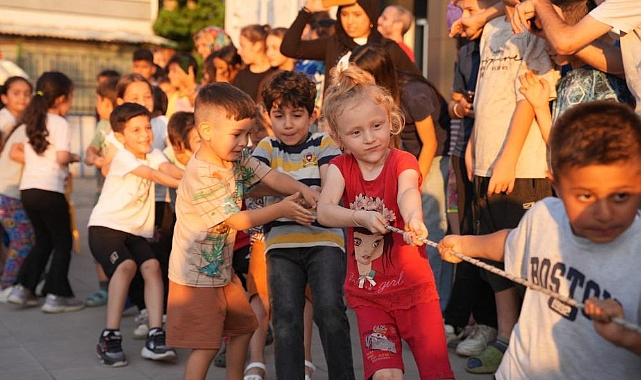 Yıldırım'da Mahalle Çocuk Şenlikleri Sakarya Mahallesi'ni Renklendirdi